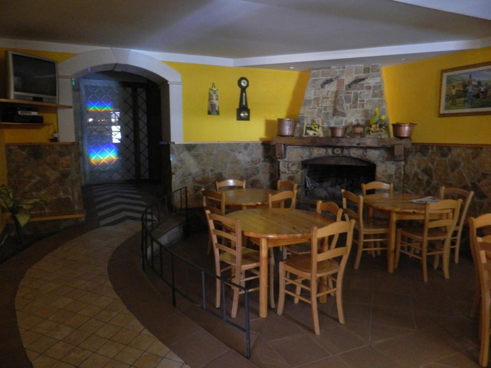 פסקוקוסטאנזו Hotel Vallefura מראה חיצוני תמונה
